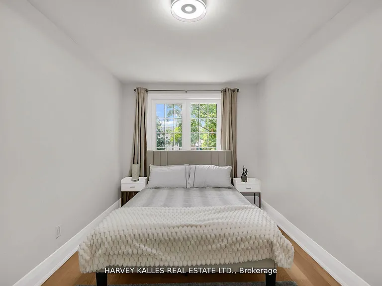 16 Wedgeport Pl — Photo 22