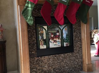 9947 Fountain Cir, Lenexa, KS 66220
