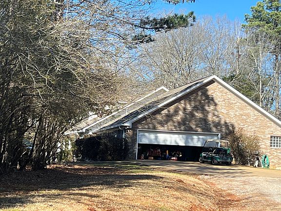 2nd image of 200 Redwood Dr
