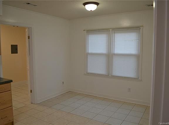 4th image of 11818 Mirror Lake Dr
