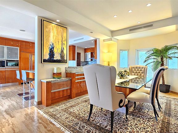 5th image of 738 Kaulana Pl