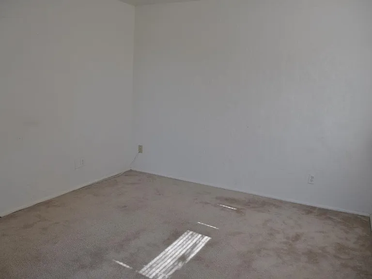 3911 S Pine St — Photo 22