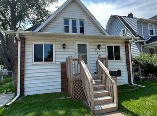 729 Highland St, Wyandotte, MI 48192