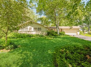 600 Woodland Dr, Crystal Lake, IL 60014