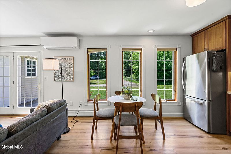 5th image of 340 Wilton Road