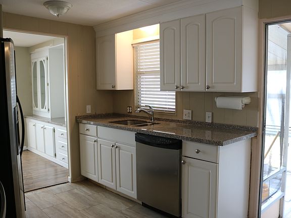 4th image of 11 NE North Warner Dr