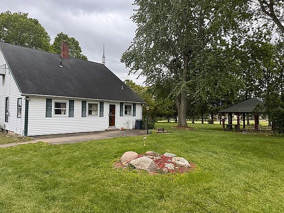 4th image of 8601 Lochard Rd