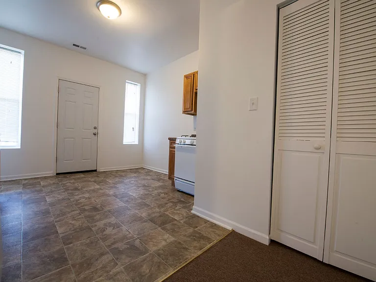 3454 W Lexington — Photo 18