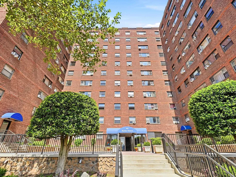 6515 Boulevard East #6R