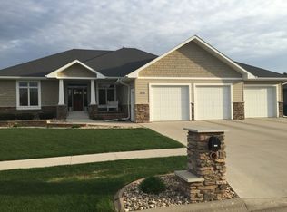 1610 13th Ave NE, Watertown, SD 57201