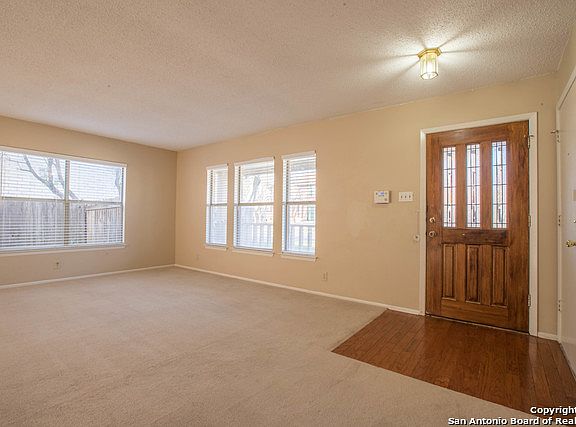 5th image of 9814 Kenbridge Dr
