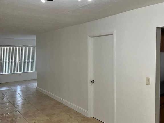 3rd image of 1885 NE 121st St APT 22