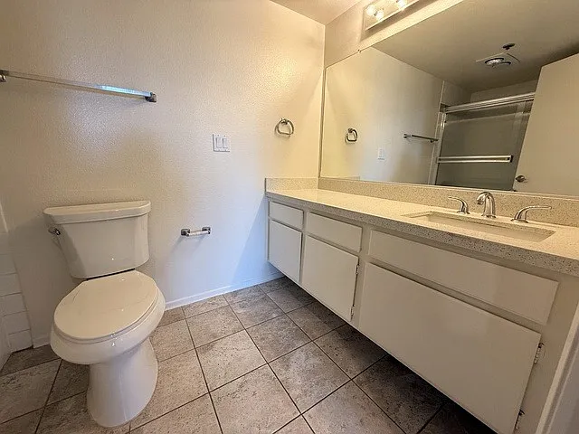 Midvale Towers — Photo 244