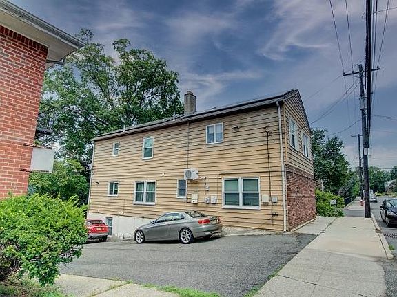 3rd image of 850 Palisade Ave