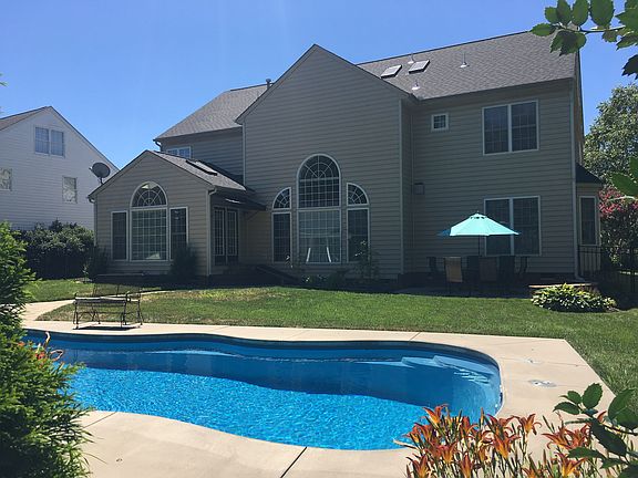 2nd image of 11813 Barnsley Ct