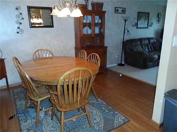 4th image of 9861 Deerfield Dr