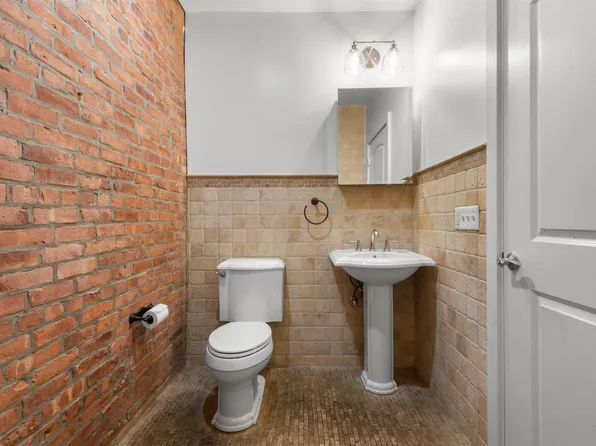 69 Franklin Street image 10 of 16