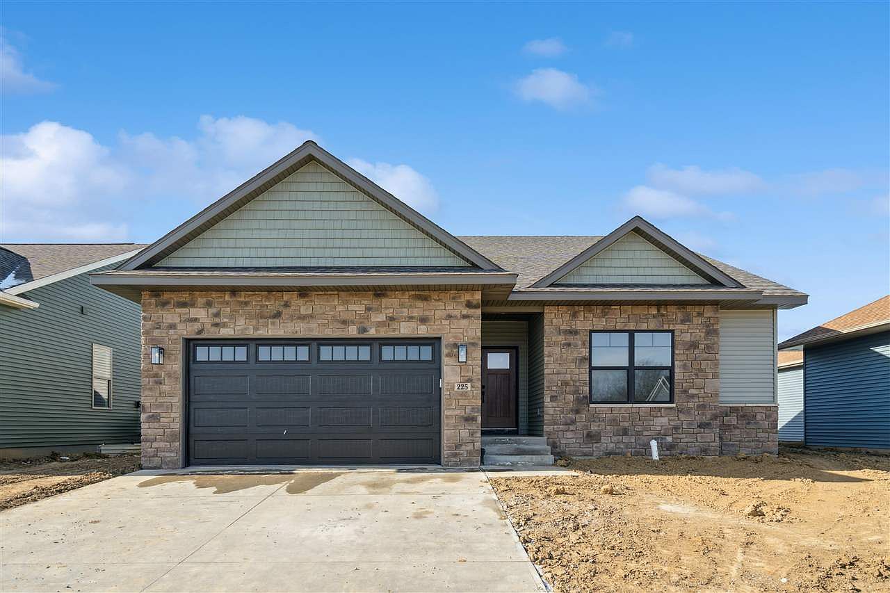225 Chadwick Ln, Iowa City, IA 52245 | Zillow