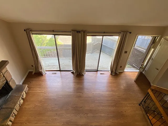2 bed, 2.5 bath, 1343 sqft, $2,800 — Photo 4