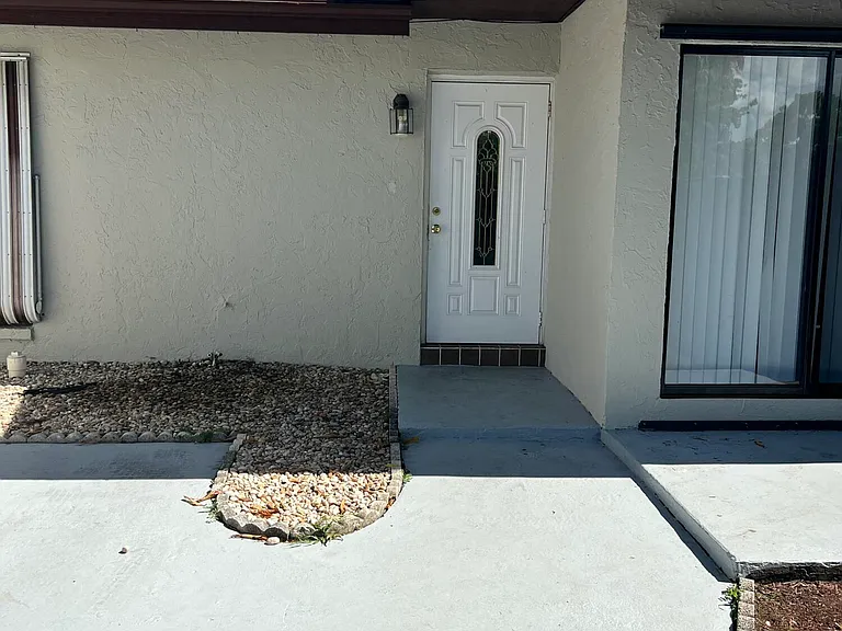 5672 Biscayne Dr — Photo 2