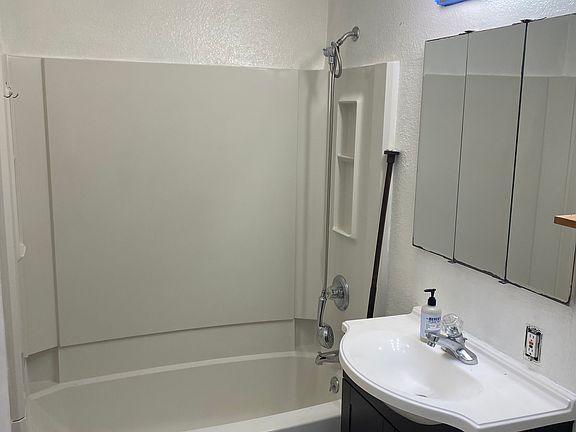 3rd image of 1724 SE Mulberry Ave #1722