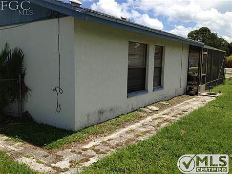 4th image of 2326 SE 15th St #18