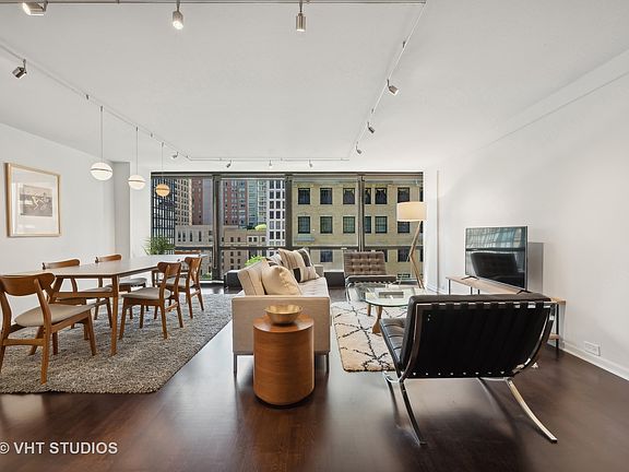 3rd image of 900 N Lake Shore Dr APT 806
