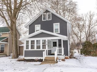 219 W 9th St, Dover, OH