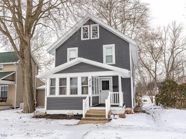 219 W 9th St, Dover, OH 44622