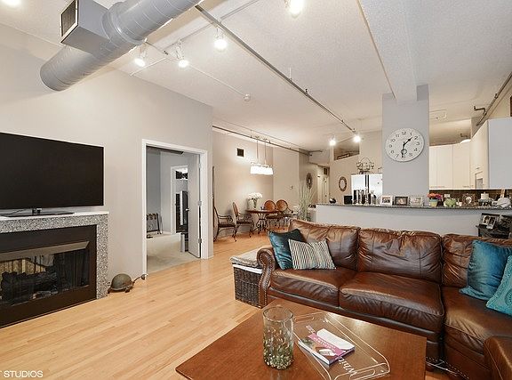 2nd image of 161 W Harrison St Unit 905