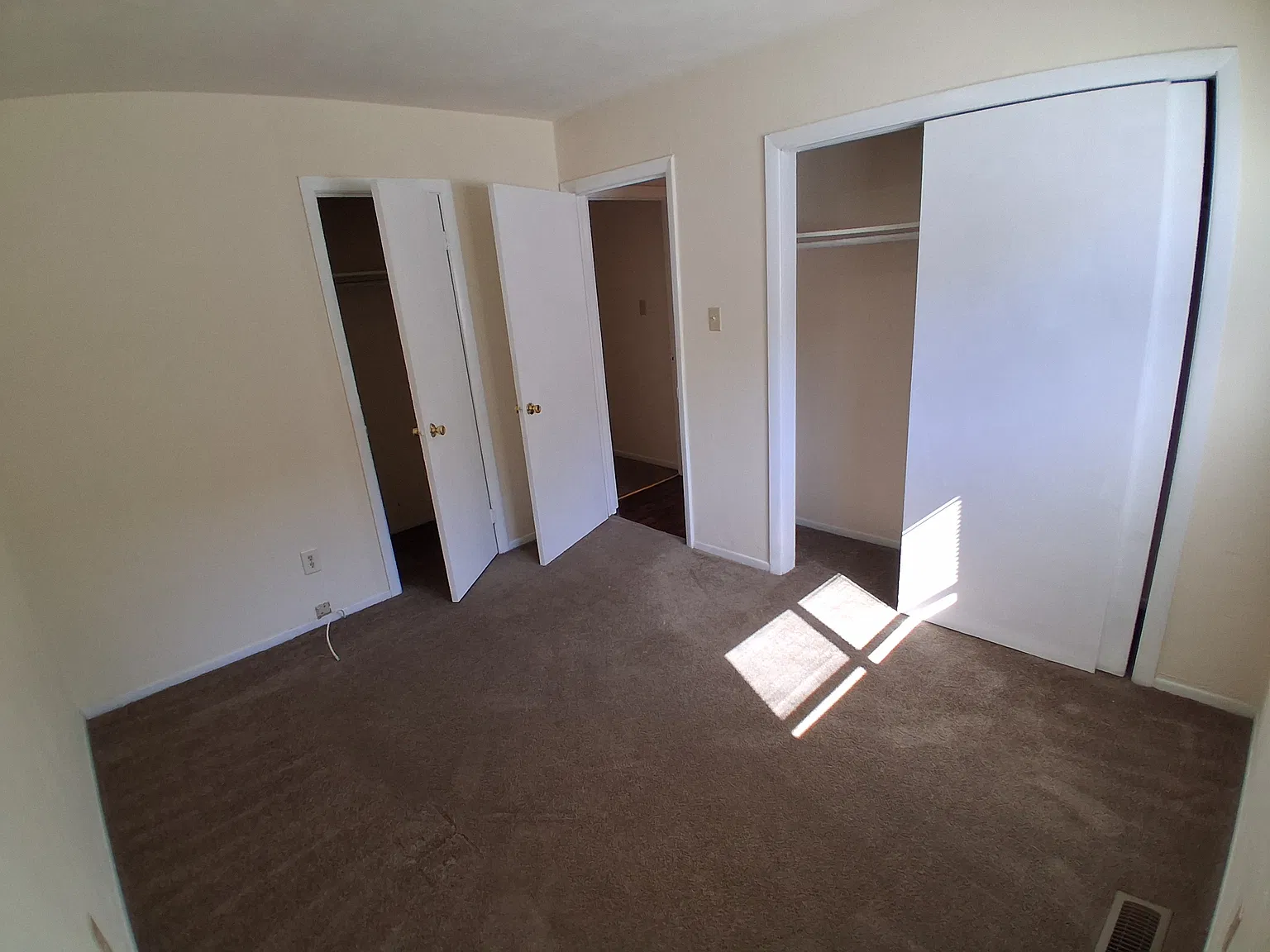 4 bed, 1144 sqft, $1,595 — Photo 4