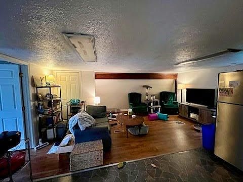 3rd image of 512 Jefferson St #C