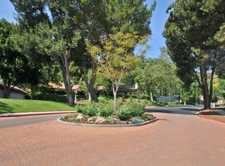 25 Sparrowhawk Ln, Oak Park, CA 91377