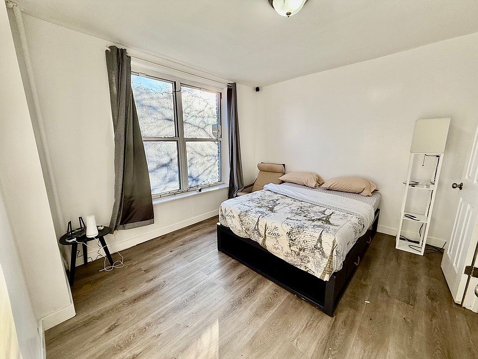 1st image of 2311A Pacific St #1