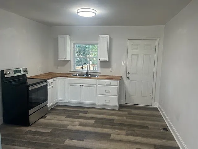 903 Richland St — Photo 11