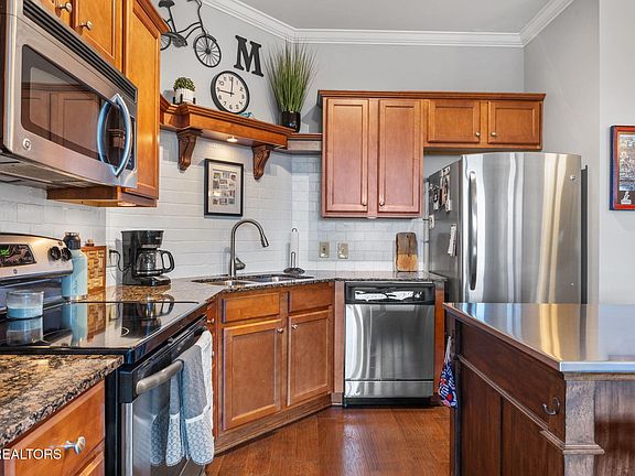 4th image of 445 W Blount Ave APT 410