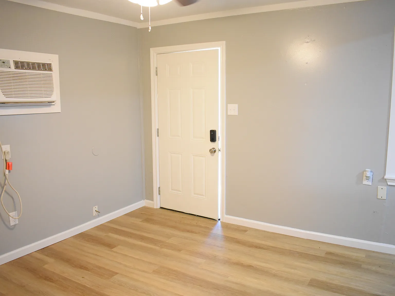 2319 Banita Street- DUPLEX - 1 — Photo 3