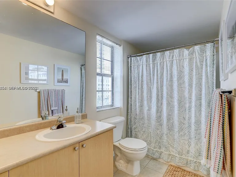 1919 Van Buren St #620A — Photo 21