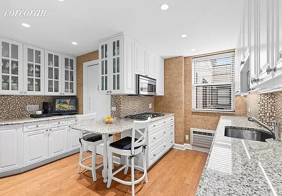 4th image of 1192 Park Ave APT 16C