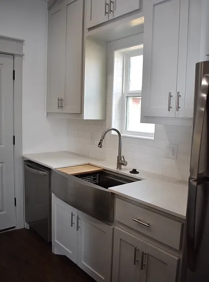 1216 W Nelson St — Photo 9