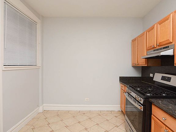 2nd image of 4701 N Albany Ave APT 2