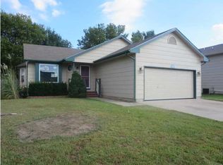 2408 N Mainsgate Dr, Augusta, KS 67010