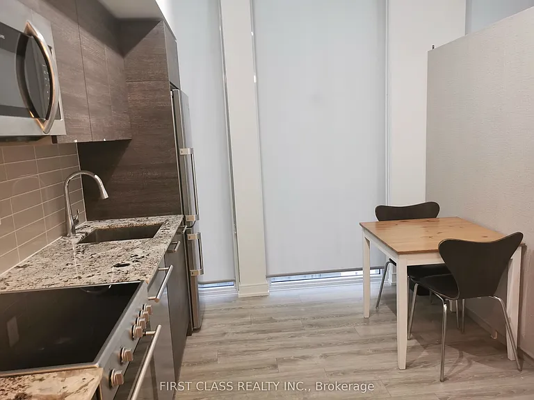 28 Wellesley St E #3504 — Photo 6