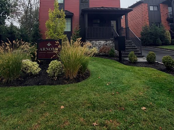 86 Arnold Ave #3
