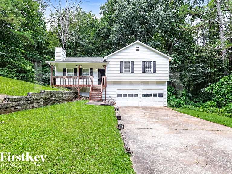 1775 Independence Dr — Photo 1