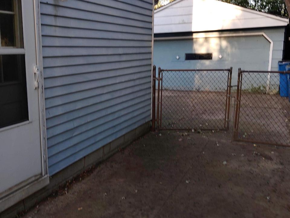 2nd image of 973 Mohegan Trl