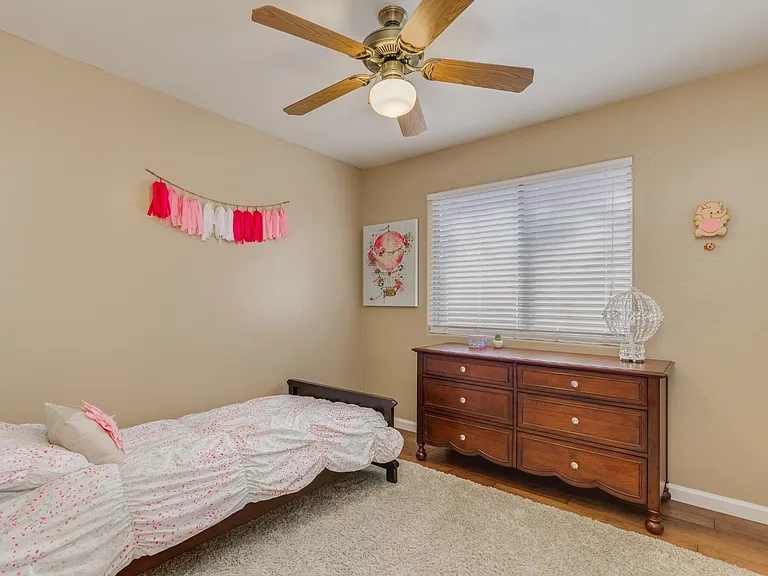 718 W Douglas Ave — Photo 14