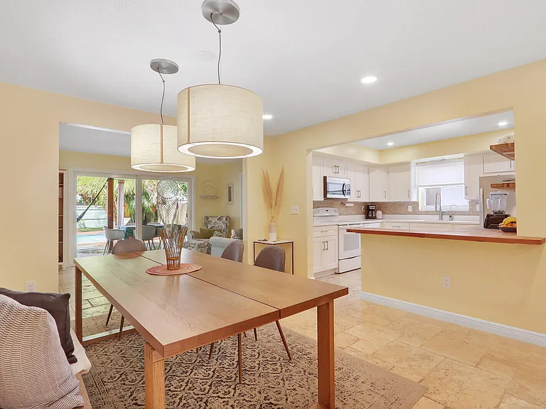 721 N Lakeside Dr — Photo 9