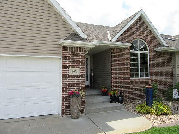2nd image of 3915 Meadow Way Trl