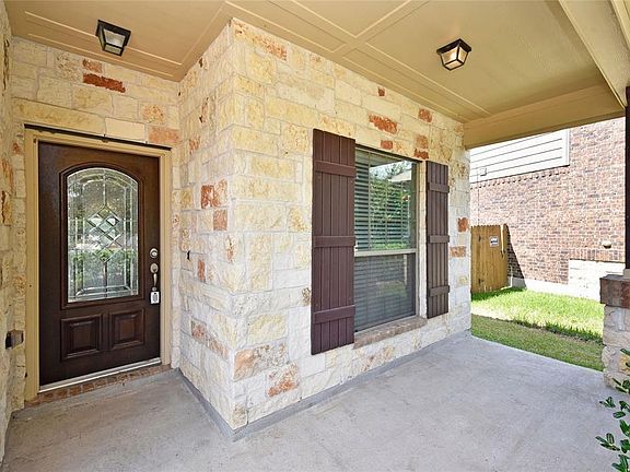 2nd image of 4050 Calaway Oaks Ln
